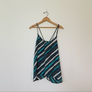 AMERICAN EAGLE Patterned Handkerchief Hem Tank